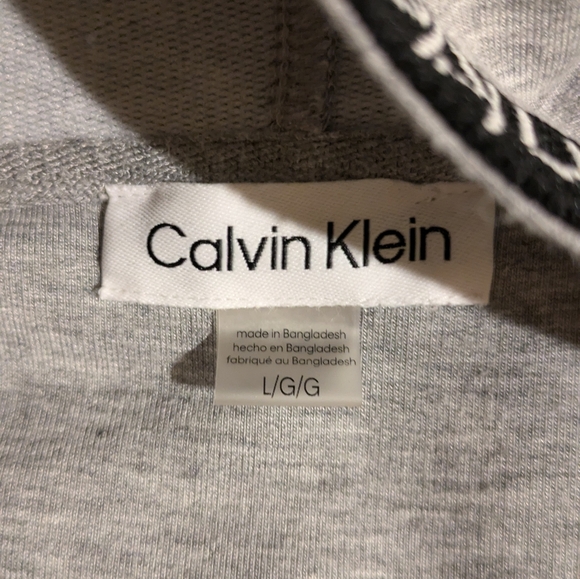 Calvin Klein Dress with pockets & hood - Picture 3 of 9